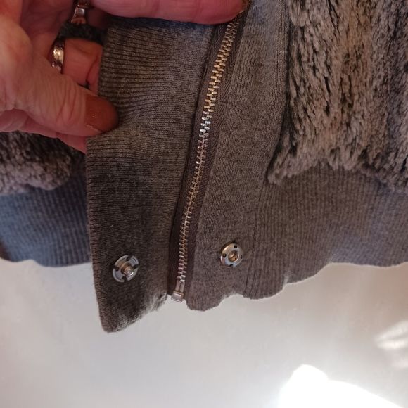 Chico's Zenergy Cozy Faux Fur Cashmere Blend Bomber Jacket Sz 3 Or XL - Picture 5 of 15